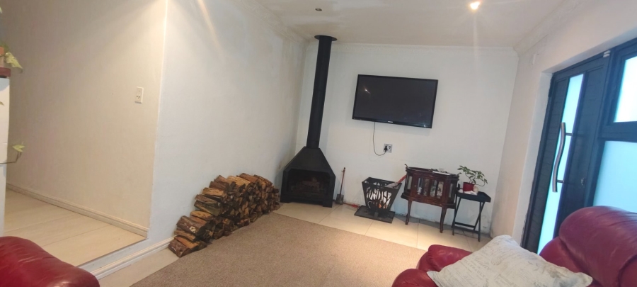3 Bedroom Property for Sale in Strandfontein Village Western Cape